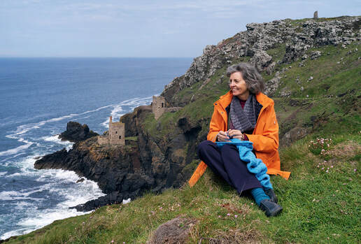 Moira Ravenscroft knitting in Cornwall, Photo by Tim Ravenscroft, Wyndlestraw Designs