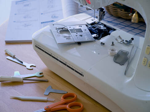 Sewing machine repairs, photo by Moira Ravenscroft, Wyndlestraw Designs